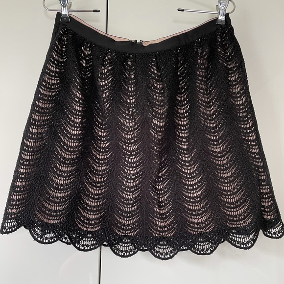 CLUB MONACO Laced Mini Skirt Color Black Size Large NWOT